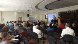 Conferência realizada pela Prefeitura de Haifa em nossa congregação